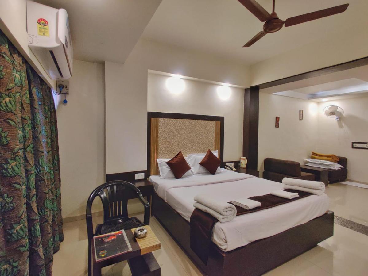 Hotel Ashwin Igatpuri, Pure Veg & Jain Food Εξωτερικό φωτογραφία