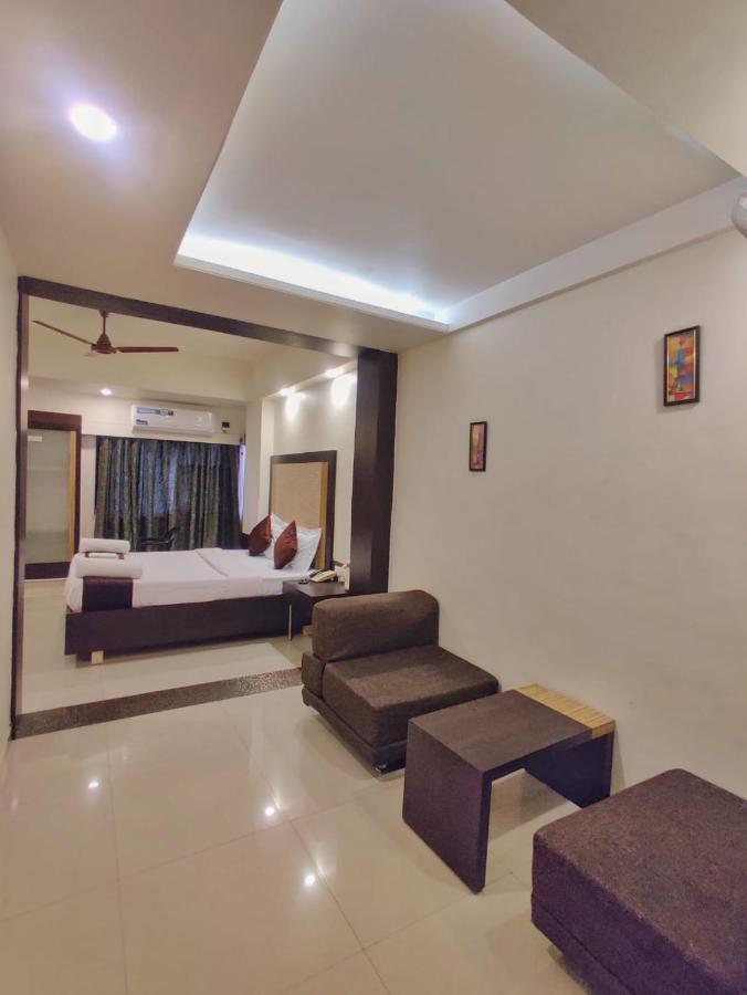 Hotel Ashwin Igatpuri, Pure Veg & Jain Food Εξωτερικό φωτογραφία