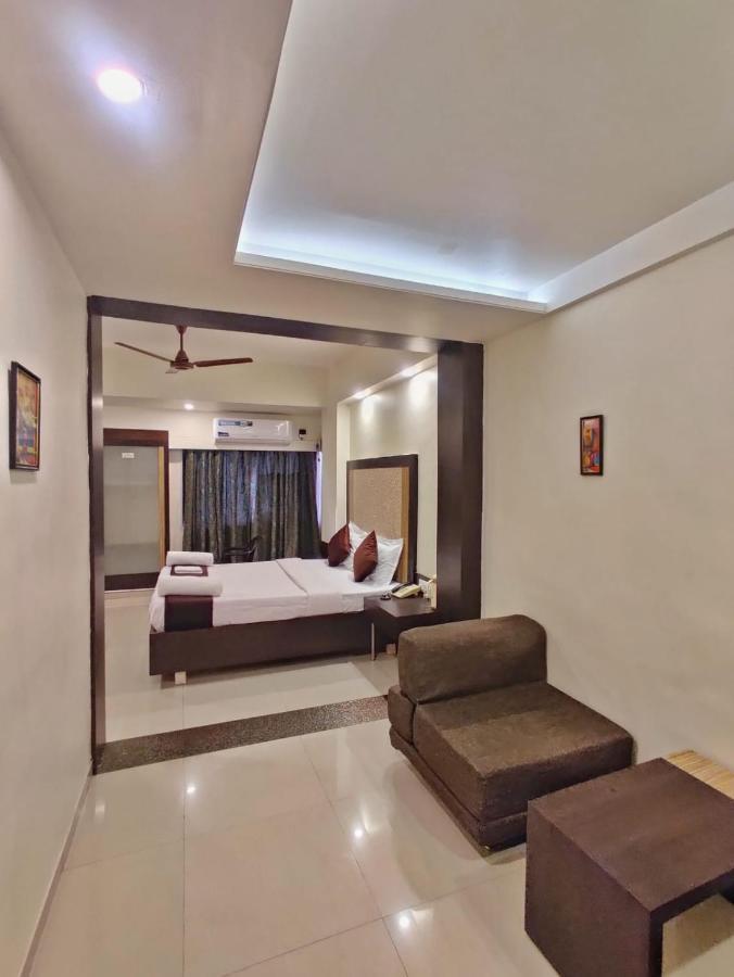 Hotel Ashwin Igatpuri, Pure Veg & Jain Food Εξωτερικό φωτογραφία