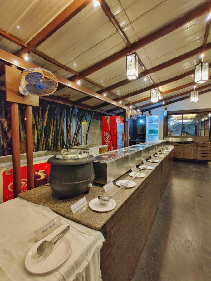 Hotel Ashwin Igatpuri, Pure Veg & Jain Food Εξωτερικό φωτογραφία