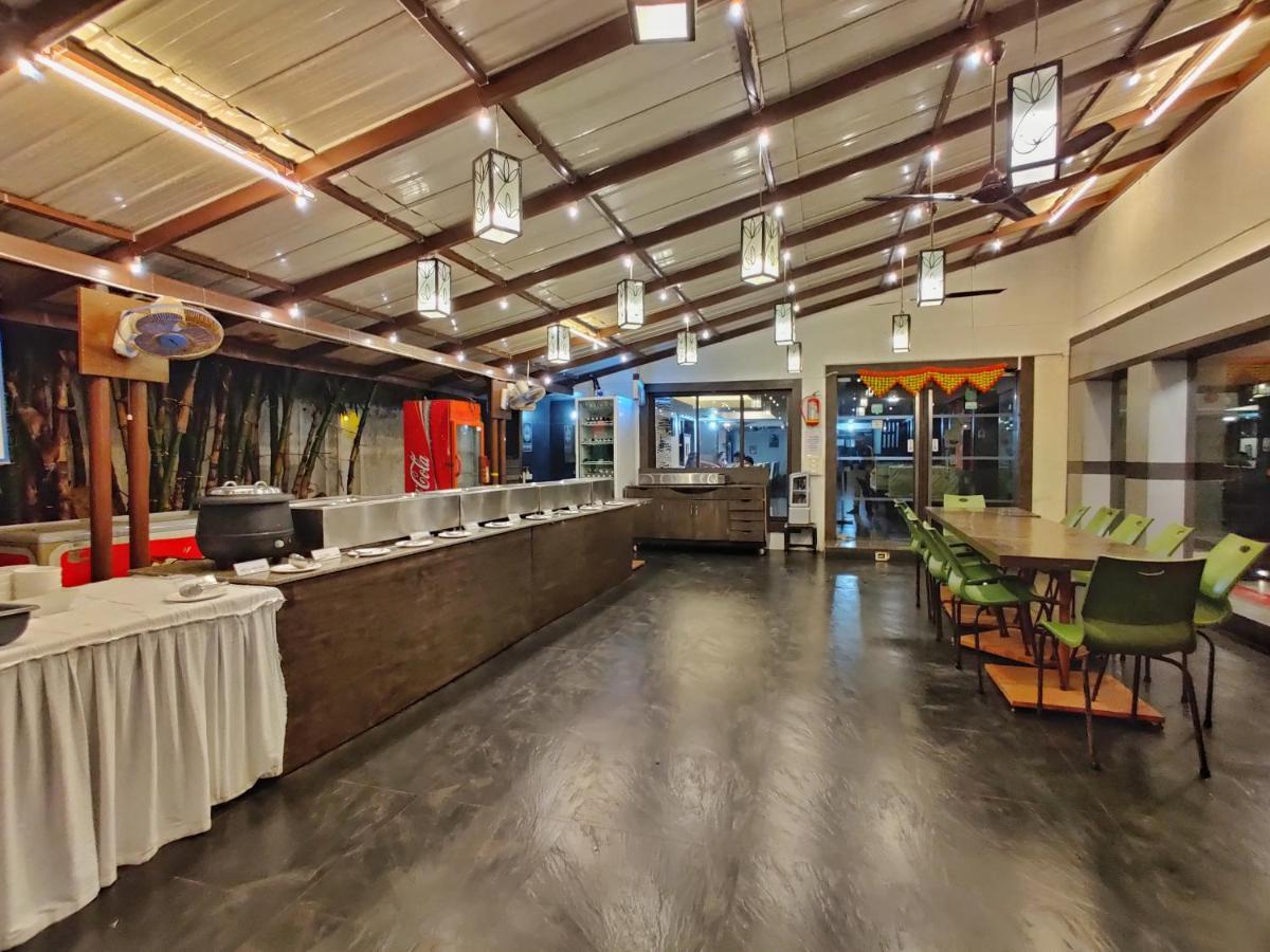 Hotel Ashwin Igatpuri, Pure Veg & Jain Food Εξωτερικό φωτογραφία