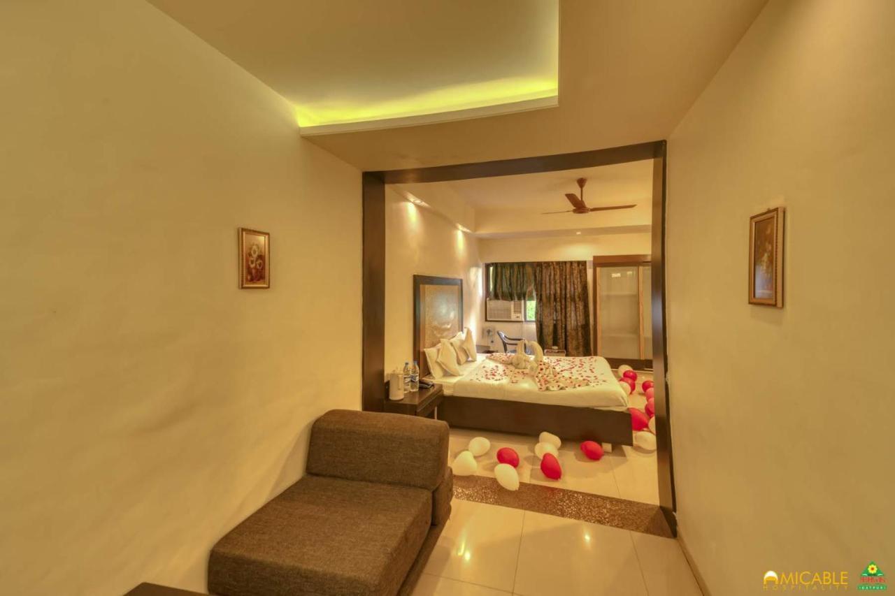 Hotel Ashwin Igatpuri, Pure Veg & Jain Food Εξωτερικό φωτογραφία